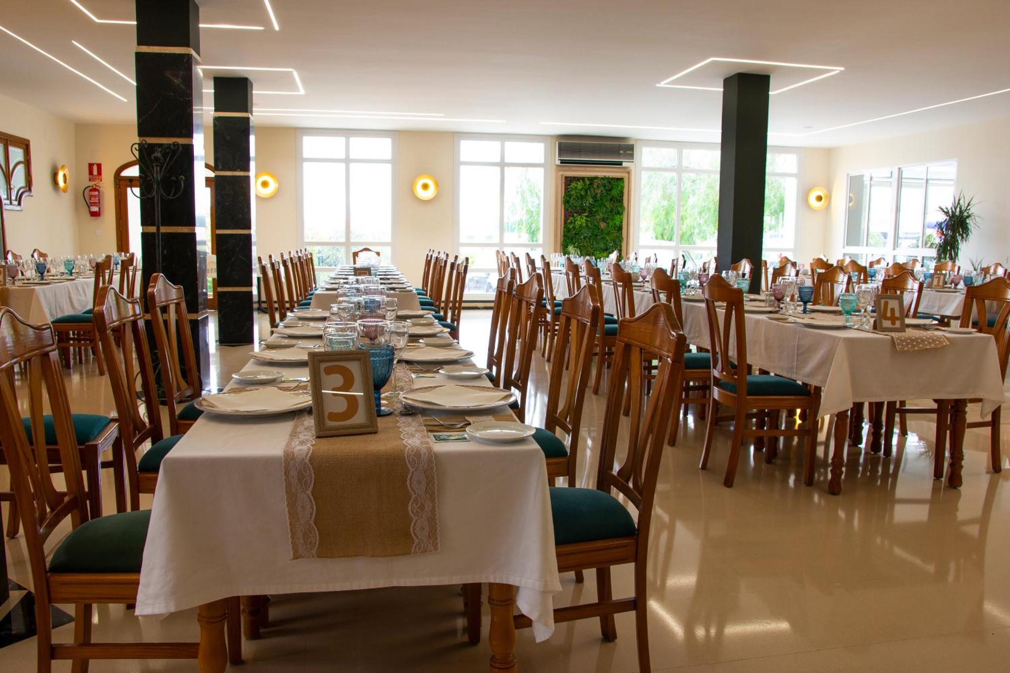 Hostal Restaurante El Cary Montemayor Exterior photo